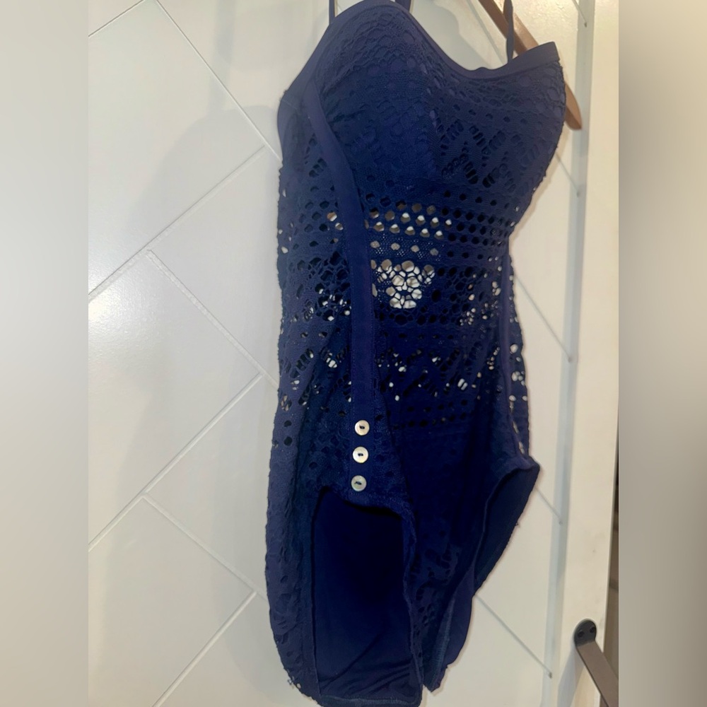 Robin Piccone Penelope Crochet One-Piece Swimsuit – Navy – Size 8 - Picture 9 of 13
